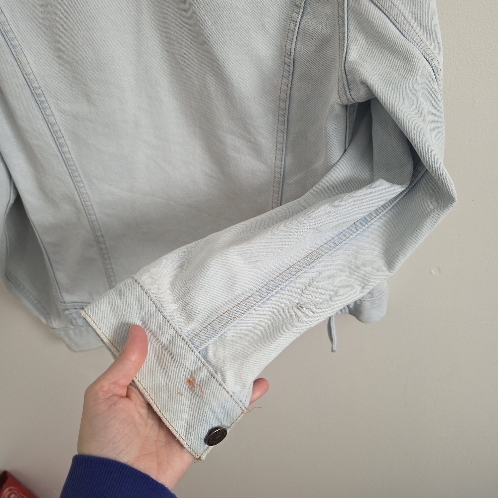 Vintage Levis Light Wash Denim Jean Jacket - Picture 8 of 10